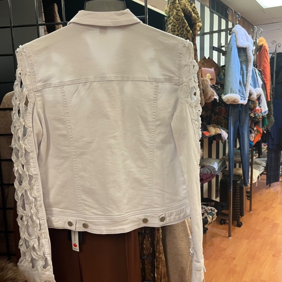 AZI New York White Denim Jeans Jacket - Picture 4 of 4